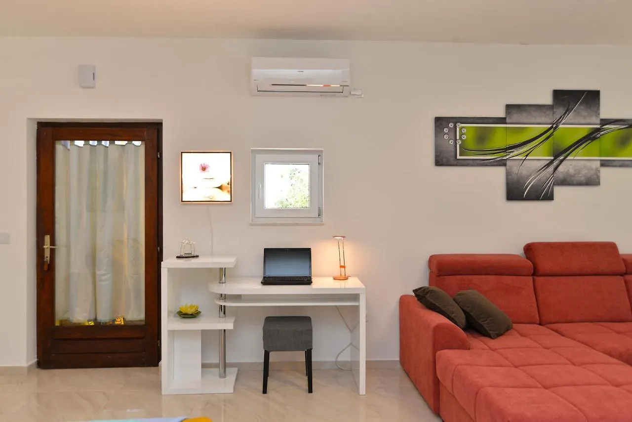 Apartments Mala Vala 925 - Adapted