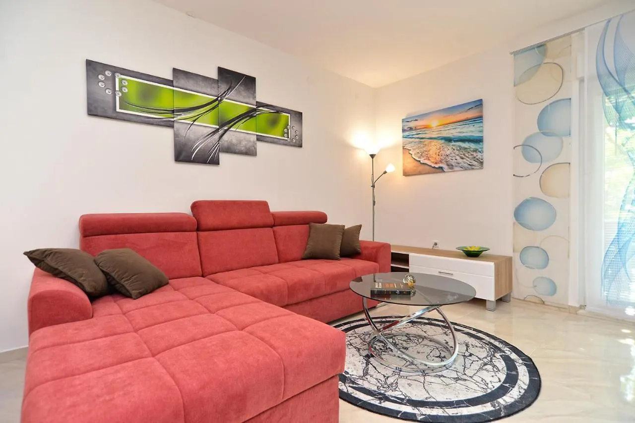Apartments Mala Vala 925 - Adapted Fažana